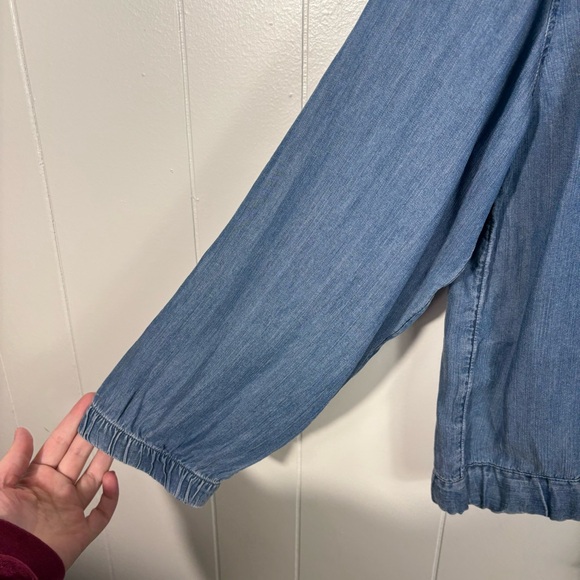 Time & Tru Chambray Denim Lightweight Button Down Toggle Tie Shirt Large L 12 14 - Picture 2 of 7